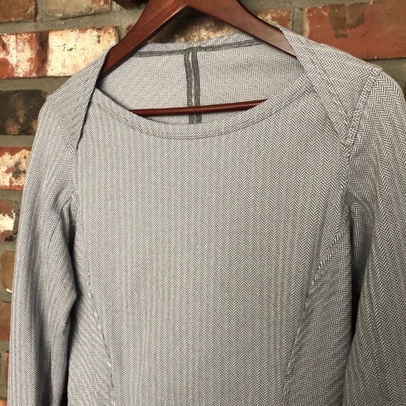 Lululemon long sleeve - Picture 4 of 4
